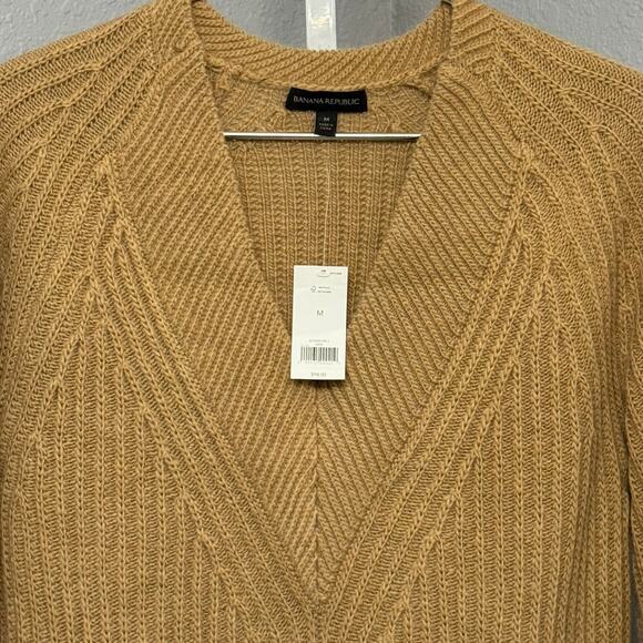 Banana Republic Cable Knit V-Neck Merino Wool Alpaca Tan Sweater Size Medium - Picture 2 of 11